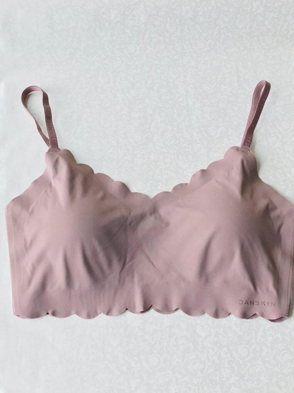 Danskin  Invisible Support  BRA Removable Cup   Size : M New without Tags